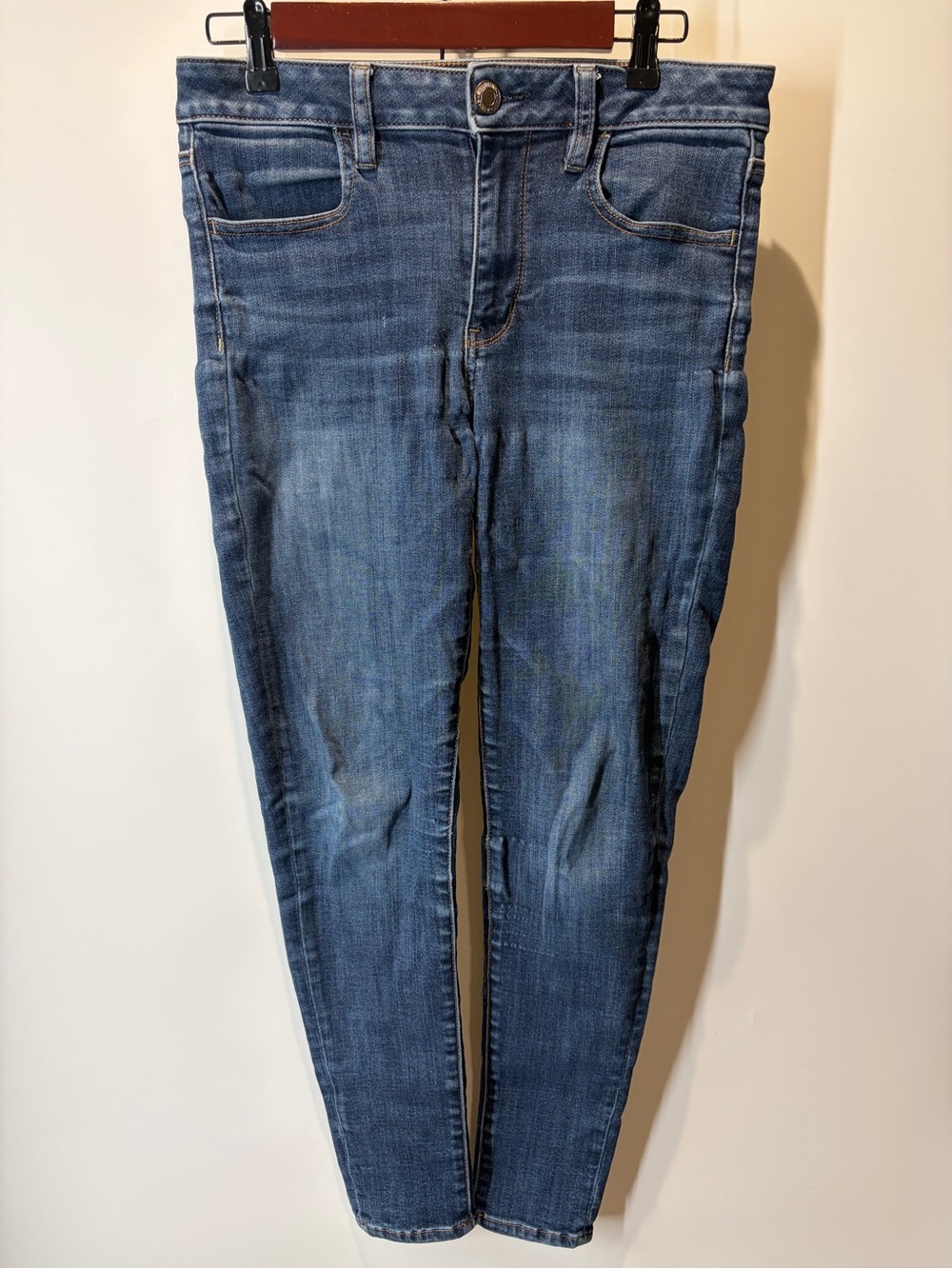 American Eagle Outfitters Women's Skinny Jeans in Medium Blue Wash